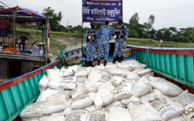 মিয়ানমারে পাচারকালে ১৬০ বস্তা ইউরিয়া সার জব্দ