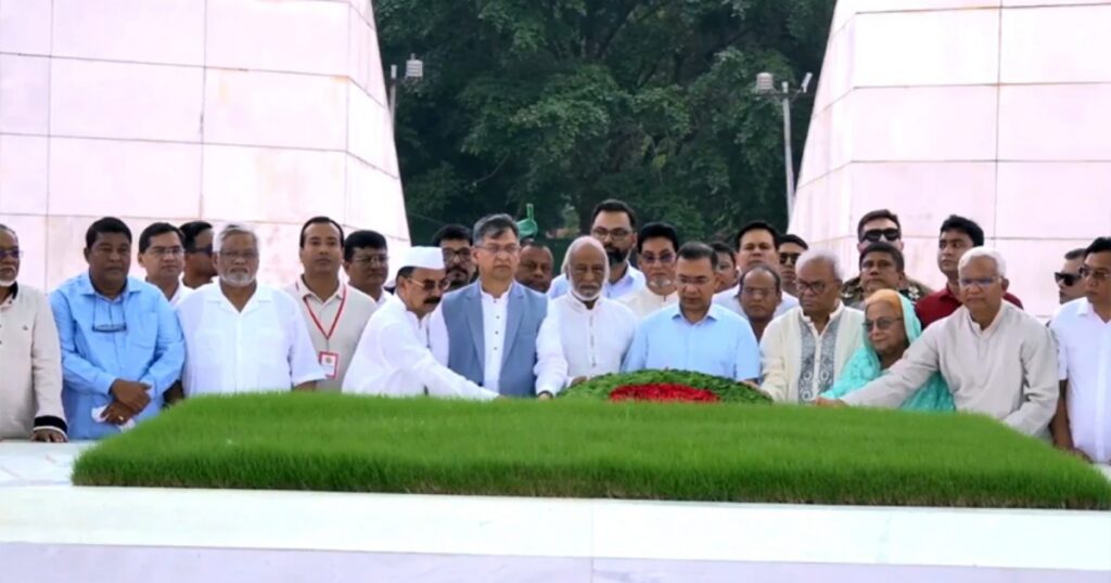 দলের প্রতিষ্ঠাবার্ষিকী উপলক্ষ্যে জিয়াউর রহমান-খালেদা জিয়ার সমাধিতে প্রধানমন্ত্রীর শ্রদ্ধা
