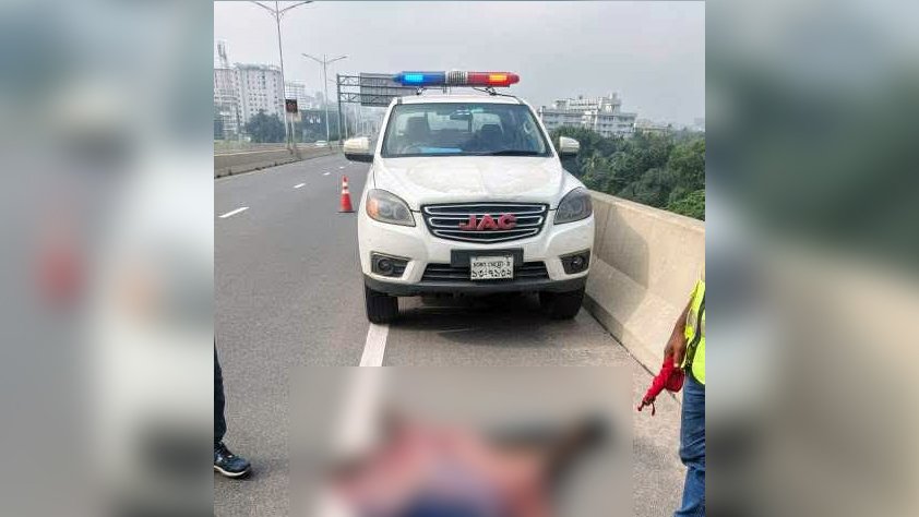 এক্সপ্রেসওয়েতে লাশ: লুঙ্গির কোচে টাকা দেখেই হত্যার পরিকল্পনা