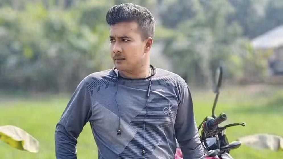 যাত্রীবাহী বাসের মুখোমুখি ধাক্কায় মোটরসাইকেল আরোহী নিহত