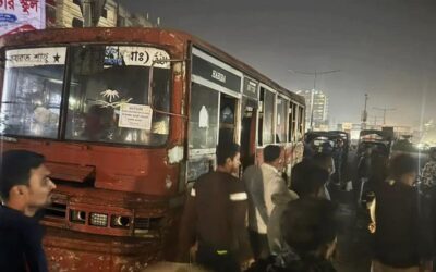 রাজধানীতে বাসে আগুন দিতে গিয়ে, স্থানীয় জনতার হাতে আটক যুবক