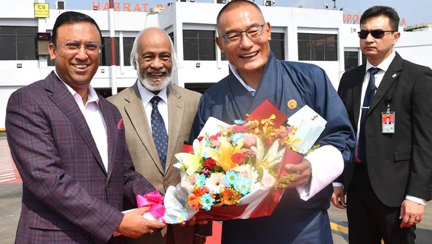জার্মানি যাওয়ার পথে ঢাকায় ভুটানের প্রধানমন্ত্রী