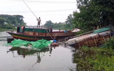 দেড় কোটি টাকার পণ্য নিয়ে তিতাস নদীতে নৌকা ডুবি