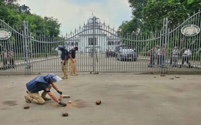 সুপ্রিম কোর্টের প্রধান ফটকের সামনে ককটেল বিস্ফোরণ