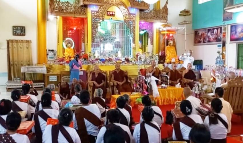 বৌদ্ধ ধর্মাবলম্বীদের অন্যতম প্রধান ধর্মীয় উৎসব শুভ প্রবারণা পূর্ণিমা আজ