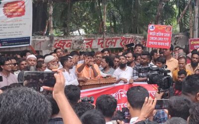 ৪ দফা দাবিতে জাতীয় প্রেস ক্লাবের সামনে সমাবেশ অটোরিকশার চালকদের