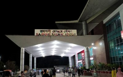 দুই যাত্রীর টাকা ছিনতাইয়ের অভিযোগ আরএনবির সিপাহির বিরুদ্ধে