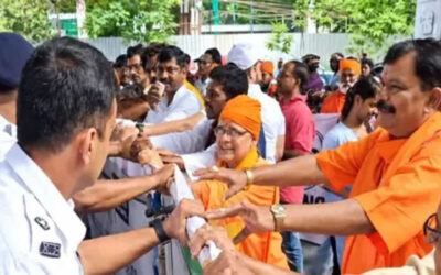 কলকাতায় বাংলাদেশ মিশন ঘেরাওয়ের চেষ্টা করেছে বিক্ষোভকারীরা