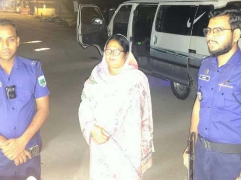 ভারতে যাওয়ার সময় যুব মহিলা লীগের নেত্রীকে আটক করেছে বিজিবি