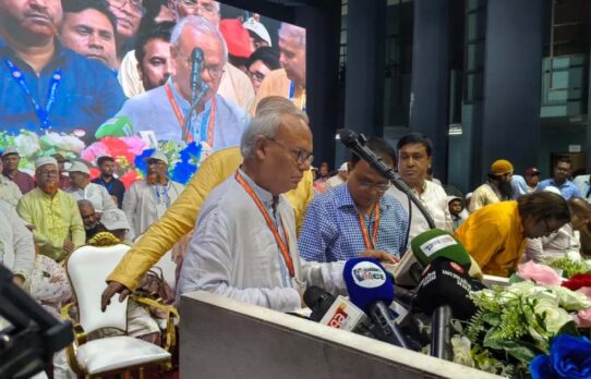 শিক্ষকদের দাবিগুলো পর্যায়ক্রমে সরকার মেনে নেবে: রিজভী