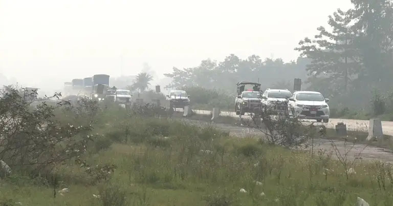 যমুনা সেতু পার হয়েছে বিদ্যুৎকেন্দ্রের উদ্দেশে ইউরেনিয়াম বহনকারী লরিবহর