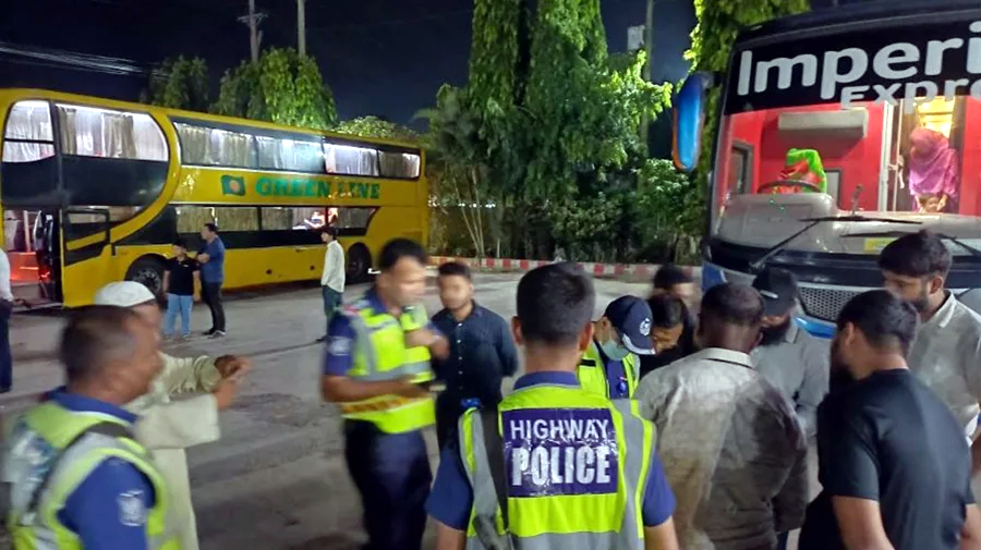 একসঙ্গে পাঁচ স্লিপার এসি বাসকে ৯৫ হাজার টাকা জরিমানা করল বিআরটিএ