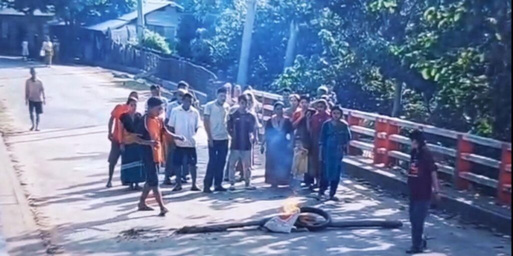 সাজেকে সপ্তম দিনে ও চলছে অবরোধ কর্মসূচি, ক্ষতির মুখে ব্যবসায়ীরা
