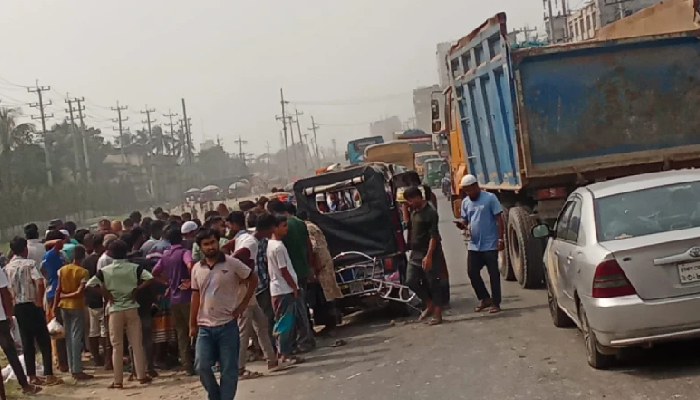 নারায়ণগঞ্জে ট্রাক ও অটোরিকশার মুখোমুখি সংঘর্ষে দুজন নিহত