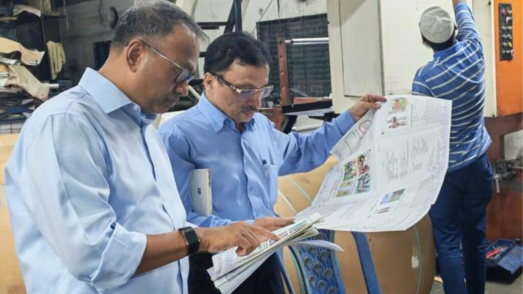 ছাপাখানায় আকস্মিক পরিদর্শন করেছেন প্রধানমন্ত্রীর বিশেষ সহকারী
