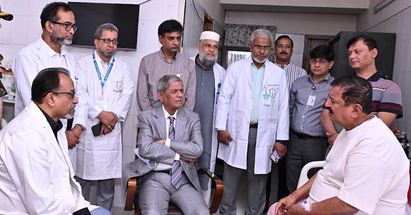 ভূমিমন্ত্রীকে দেখতে হাসপাতালে গেছেন রাষ্ট্রপতি