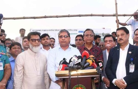 সরকার বেহেশতের গ্যারান্টি দিতে পারবে না কিন্তু উন্নয়নের গ্যারান্টি দেবে: মীর শাহে আলম