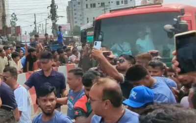 প্রধানমন্ত্রীকে বহনকারী বাস ফেনী পৌঁছেছেন